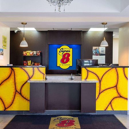 Super 8 By Wyndham Salisbury Hotel Buitenkant foto