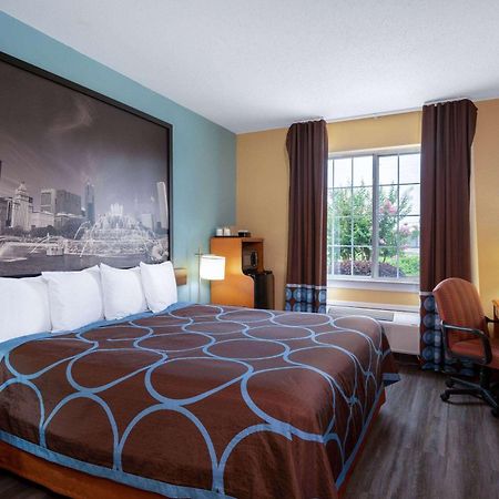 Super 8 By Wyndham Salisbury Hotel Buitenkant foto