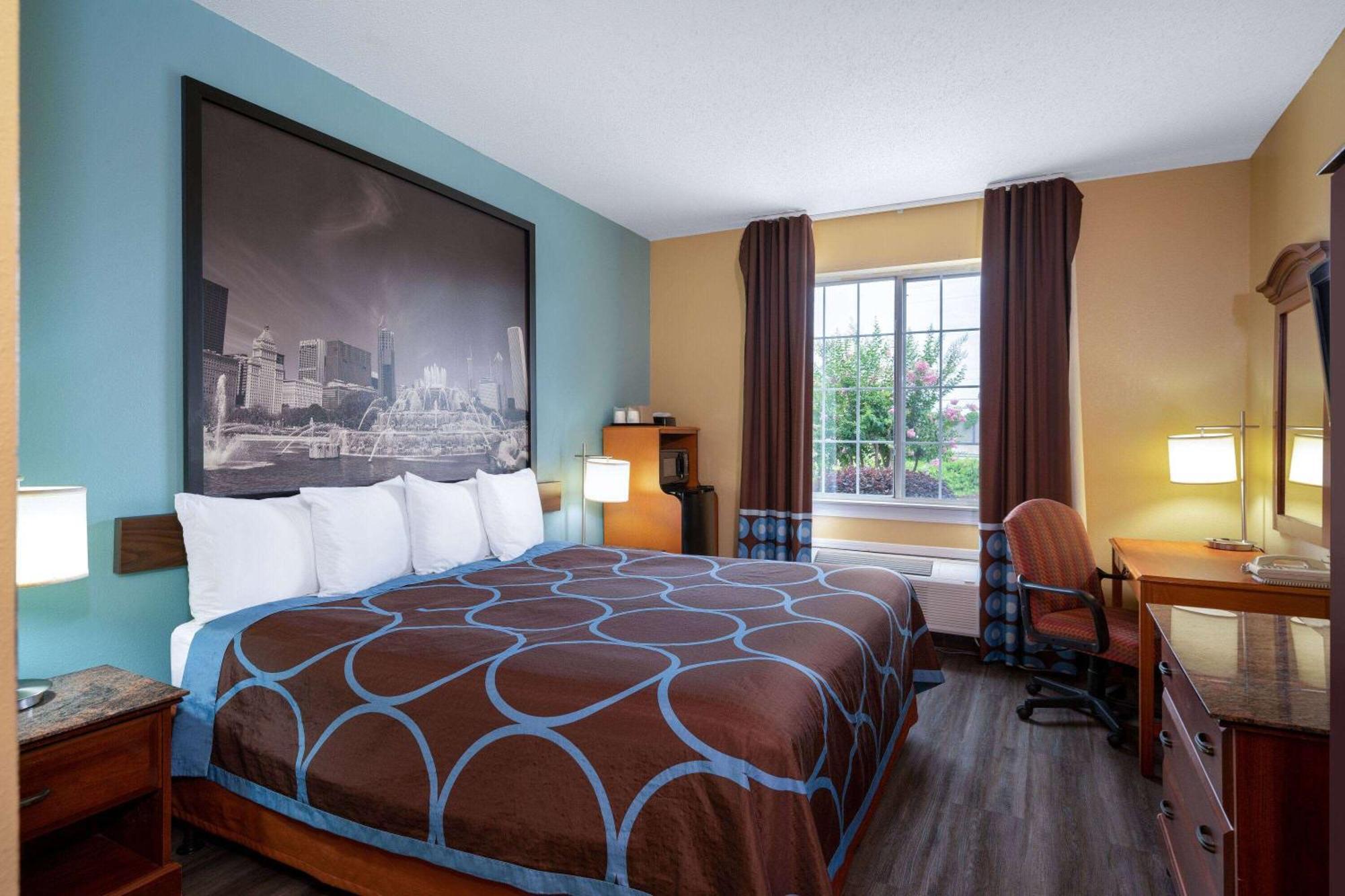 Super 8 By Wyndham Salisbury Hotel Buitenkant foto