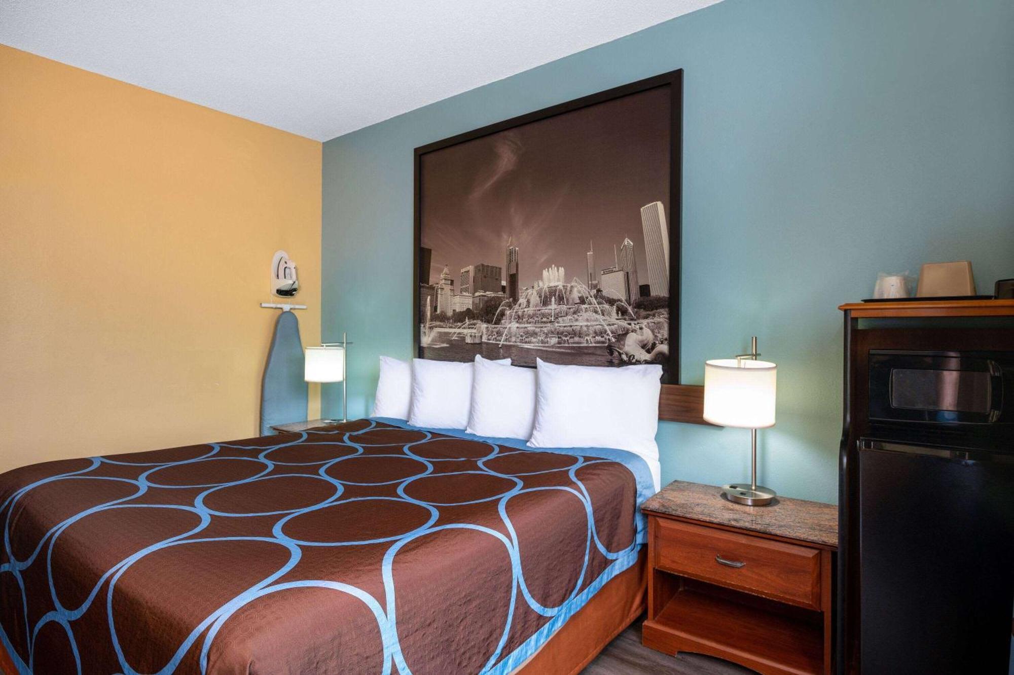 Super 8 By Wyndham Salisbury Hotel Buitenkant foto